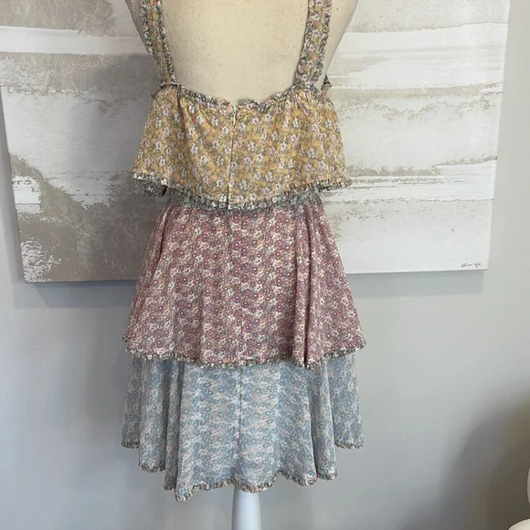 Storia Layered Ruffle Floral Dress - Picture 6 of 8